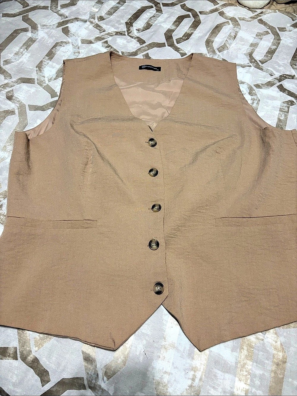 PrettyGarden Button Front Vest in Brown XLL Like New